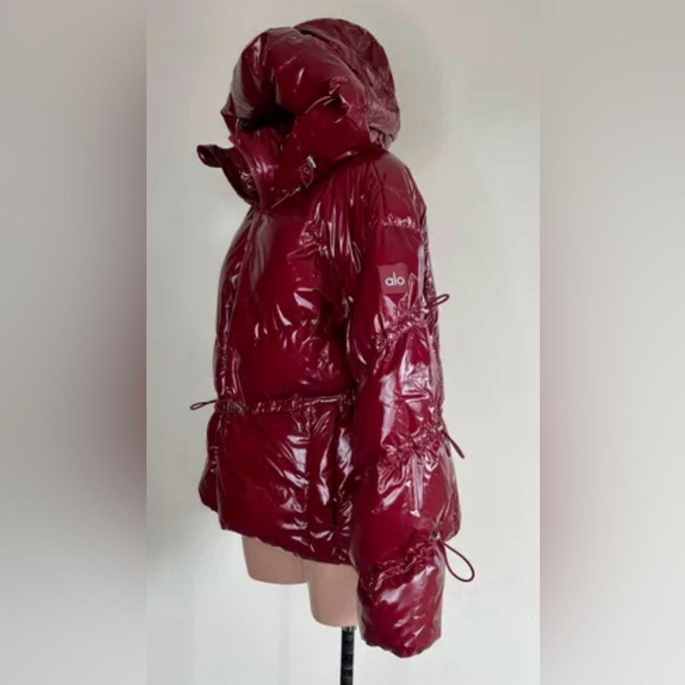 Alo stunner puffer jacket in Cranberry